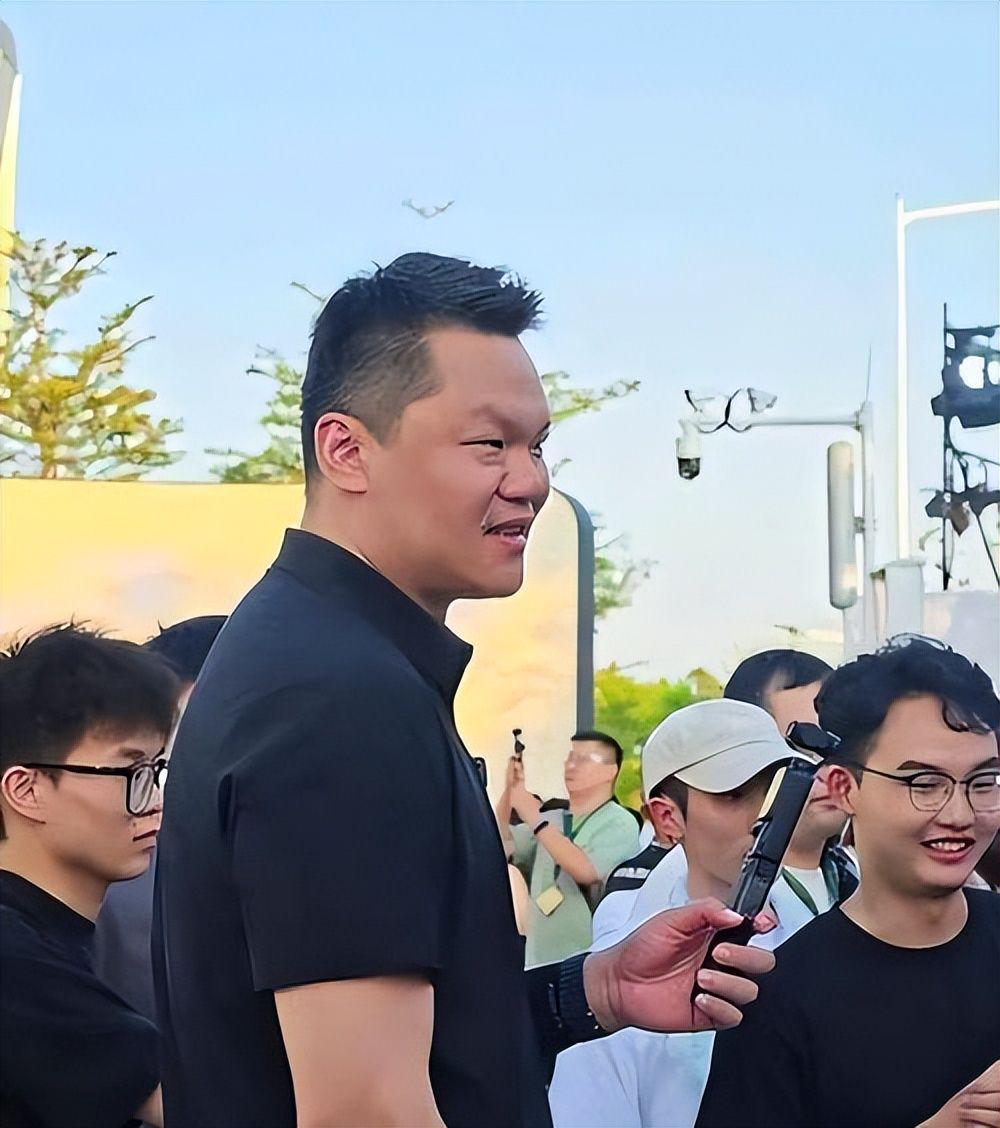 港超刚官宣大卫席尔瓦加盟,本人就否认,仅踢1场比赛,商业表演